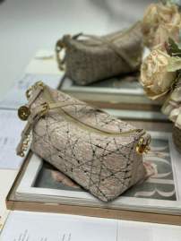 Picture of Dior Handbags _SKUfw239222000fw